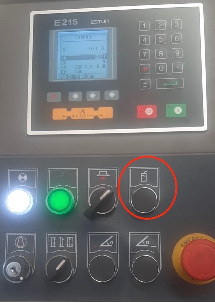 M&aacute;quina de corte del sistema E21S NC