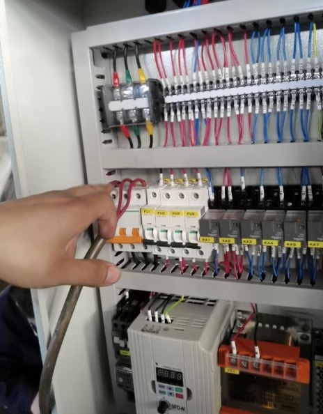 conectar la m&aacute;quina de corte de potencia