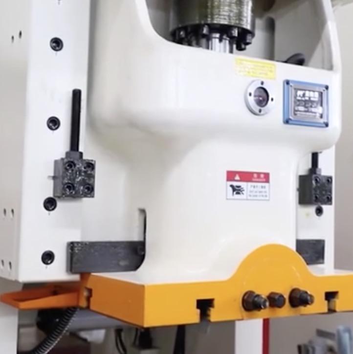 Cómo hacer el llenado de aceite de máquinas de prensa